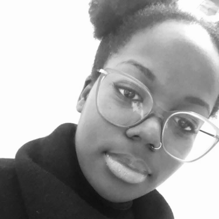 Marge, Ongles chez Ambrose Studio